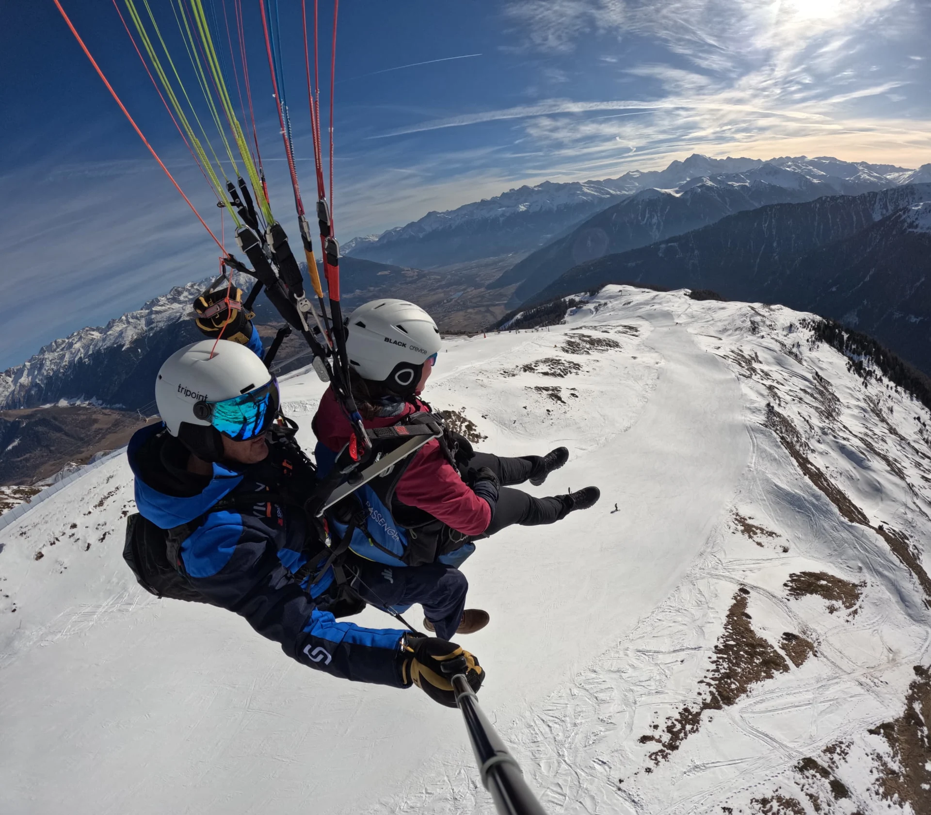 Winterlicher Tandemflug am Watles über schneebedeckten Bergen im Vinschgau